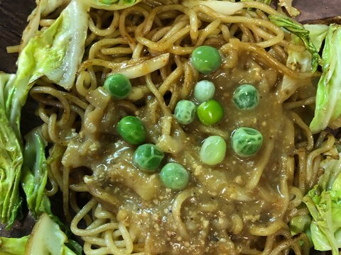 ライトキャンプ飯最終形態！肉なしカレー焼きそば